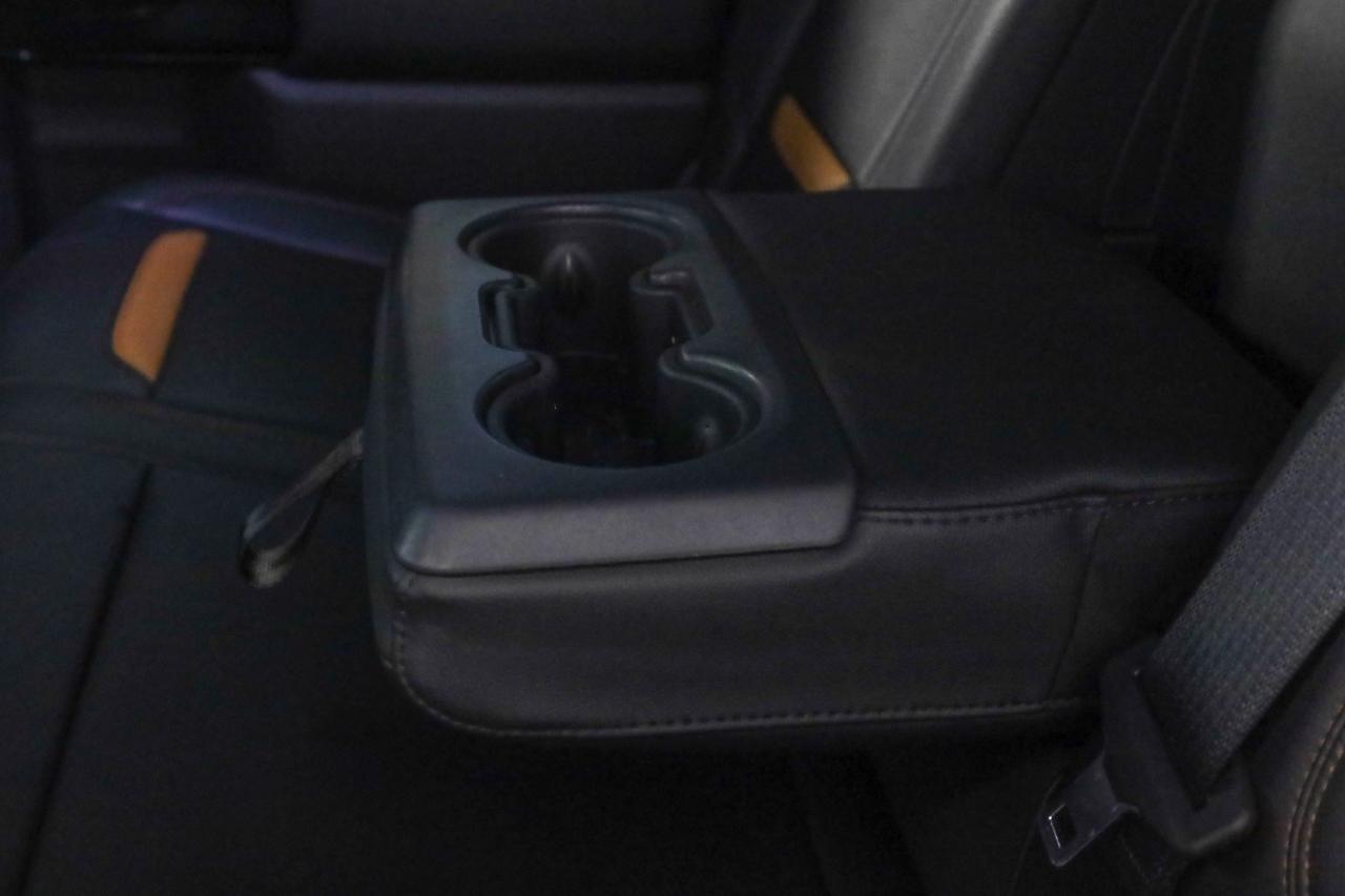 GMC Sierra 1500 4WD Crew Cab 147" AT4 2021