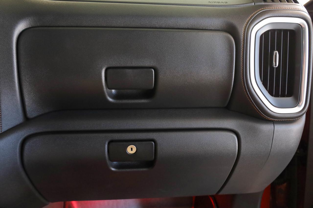 GMC Sierra 1500 4WD Crew Cab 147" AT4 2021