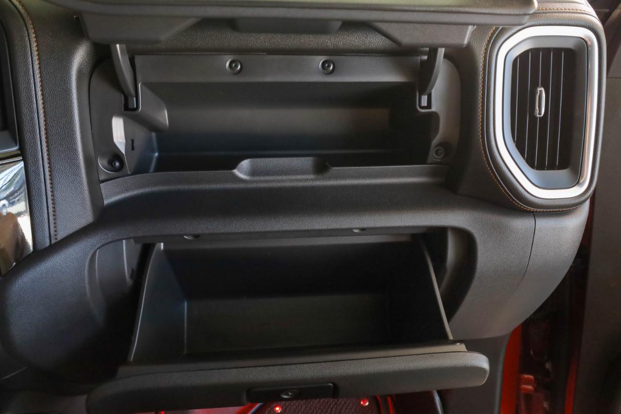 GMC Sierra 1500 4WD Crew Cab 147" AT4 2021