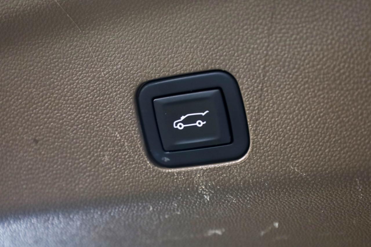GMC Yukon XL 4WD 4dr Denali 2021