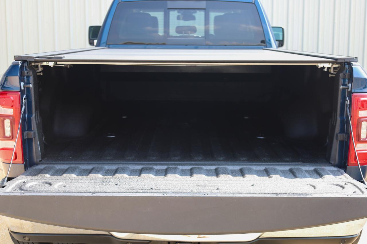 RAM 3500 Laramie 4x4 Crew Cab 8' Box 2024
