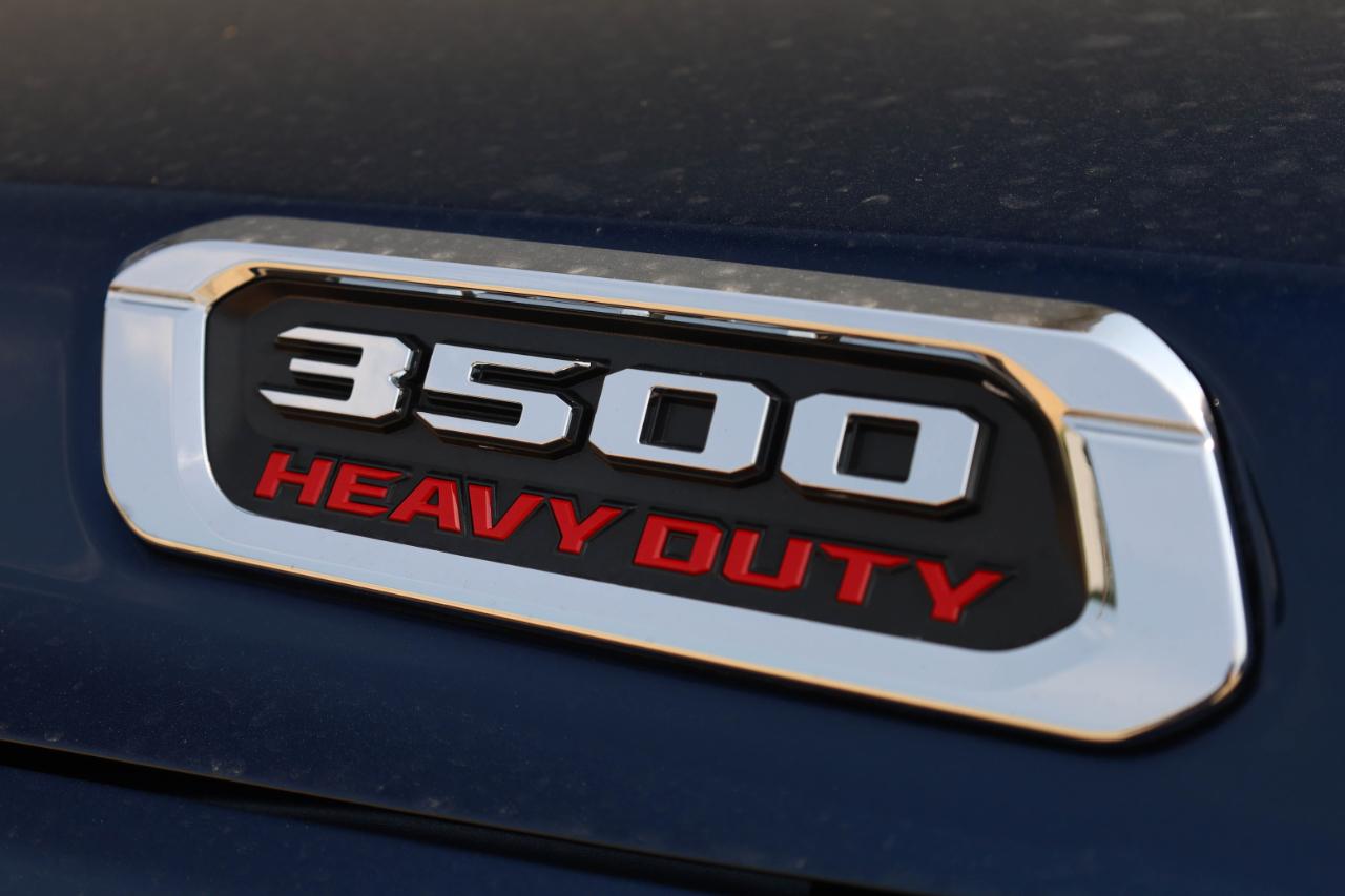 RAM 3500 Laramie 4x4 Crew Cab 8' Box 2024