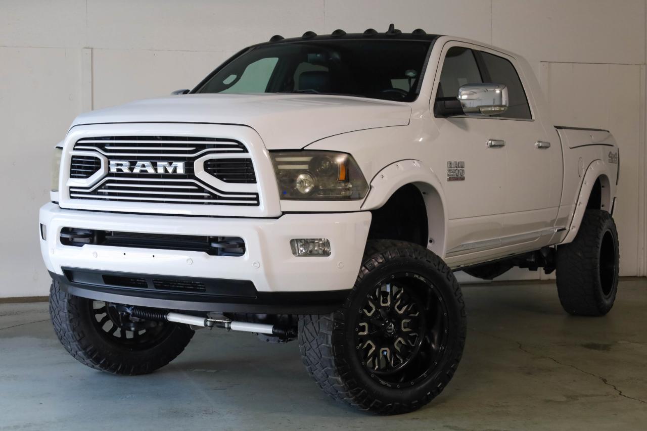 RAM 2500 Limited 4x4 Mega Cab 6'4" Box 2017