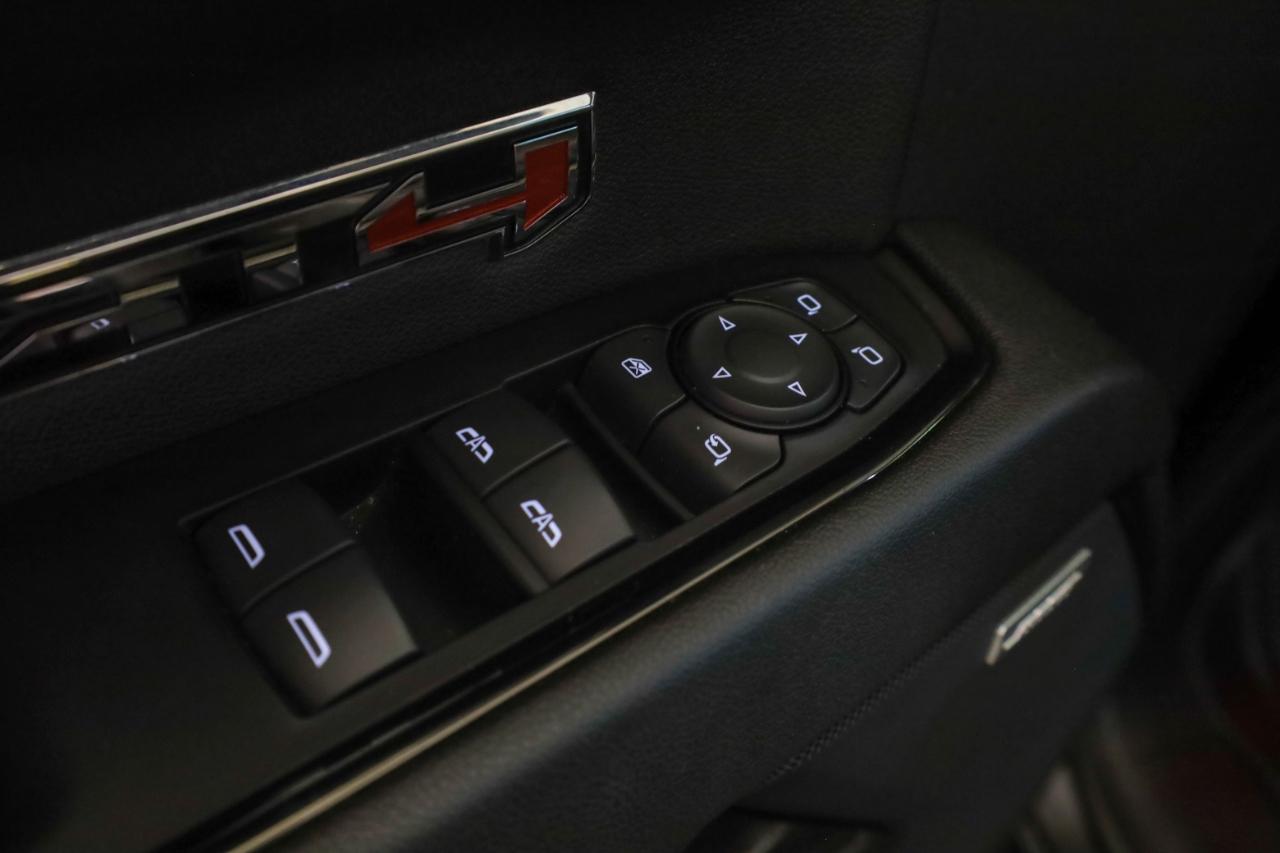 GMC Sierra 1500 4WD Crew Cab 147" AT4 2023