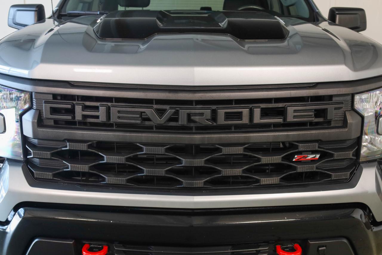Chevrolet Silverado 1500 Trail Boss Custom Crew Cab 4WD 2025
