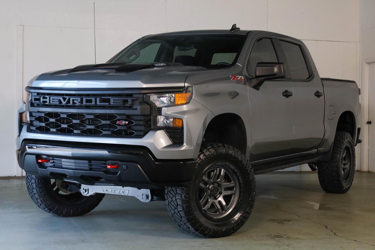 Chevrolet Silverado 1500 Trail Boss Custom Crew Cab 4WD 2025