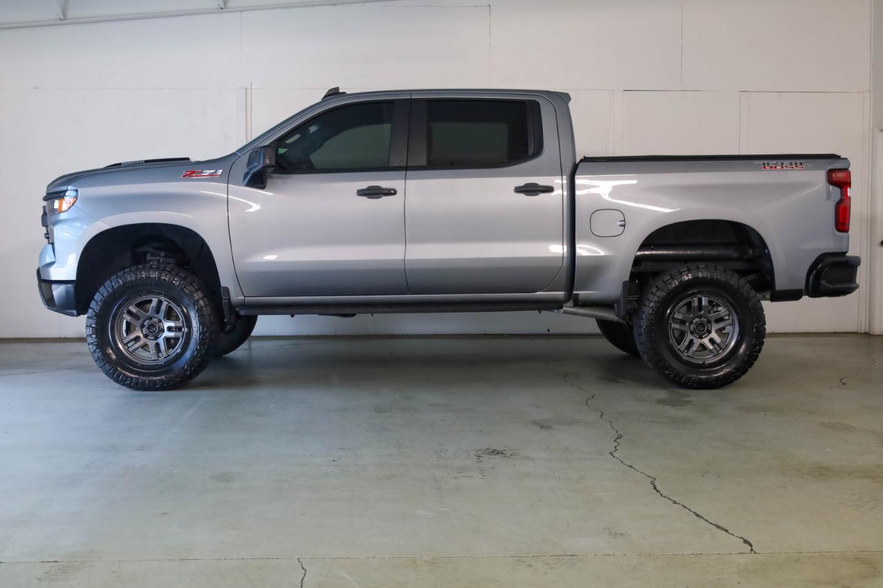 Chevrolet Silverado 1500 Trail Boss Custom Crew Cab 4WD 2025