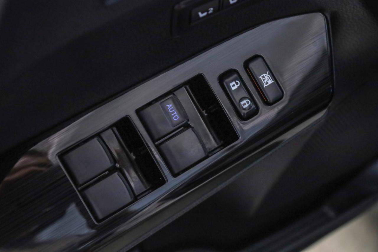 Toyota RAV4 Hybrid Limited AWD 2017