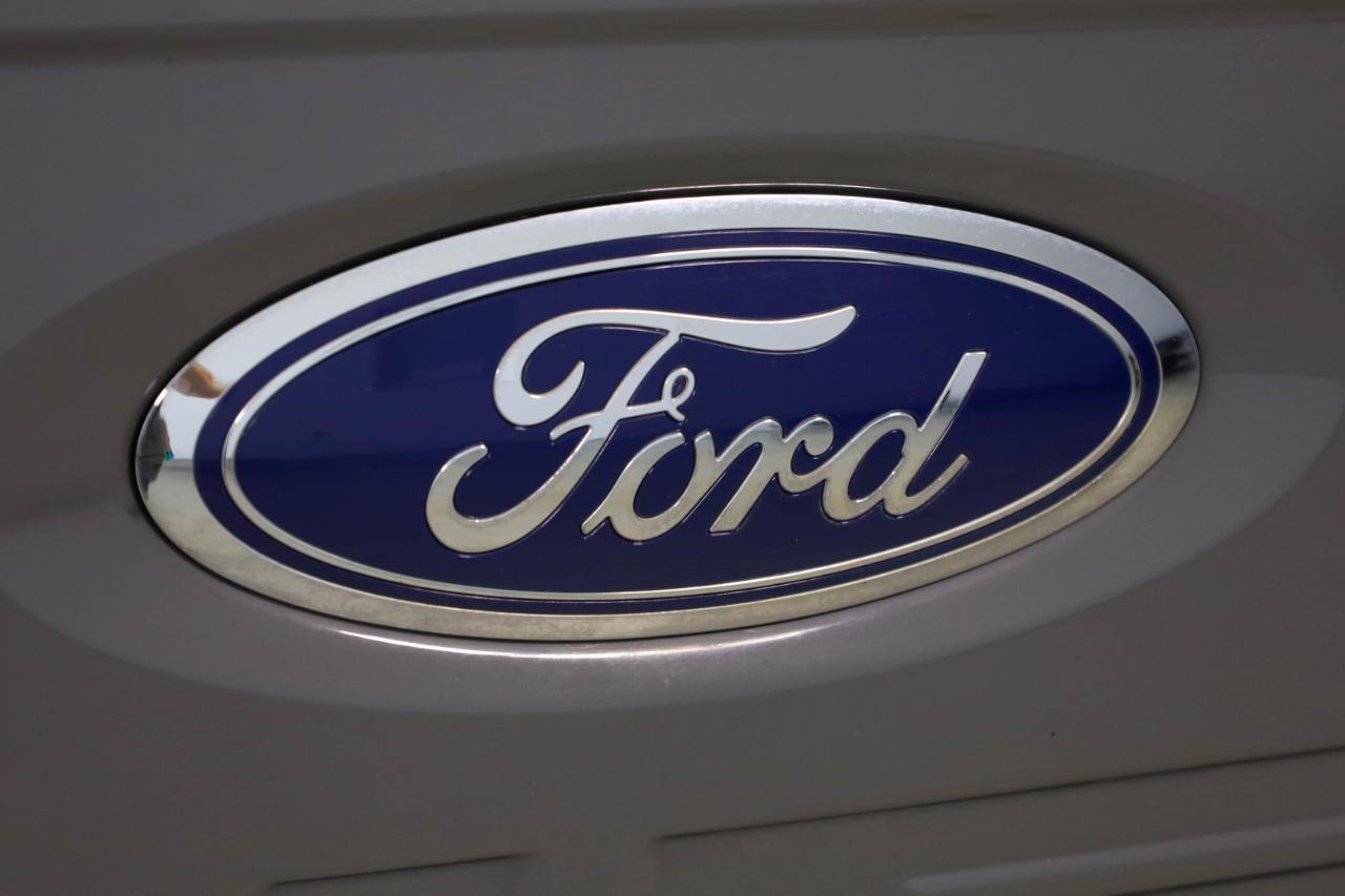 Ford F-150 4WD SuperCrew 145" XLT 2021