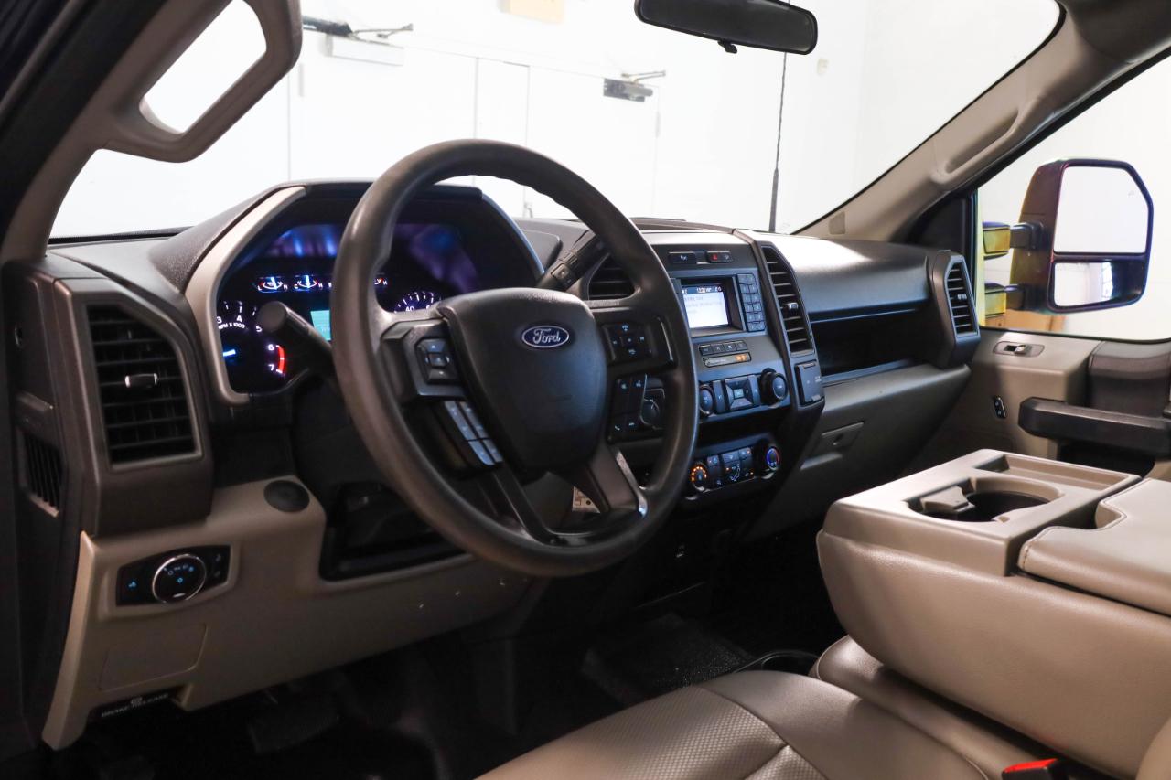 Ford Super Duty F-250 SRW XL 4WD Crew Cab 6.75' Box 2022