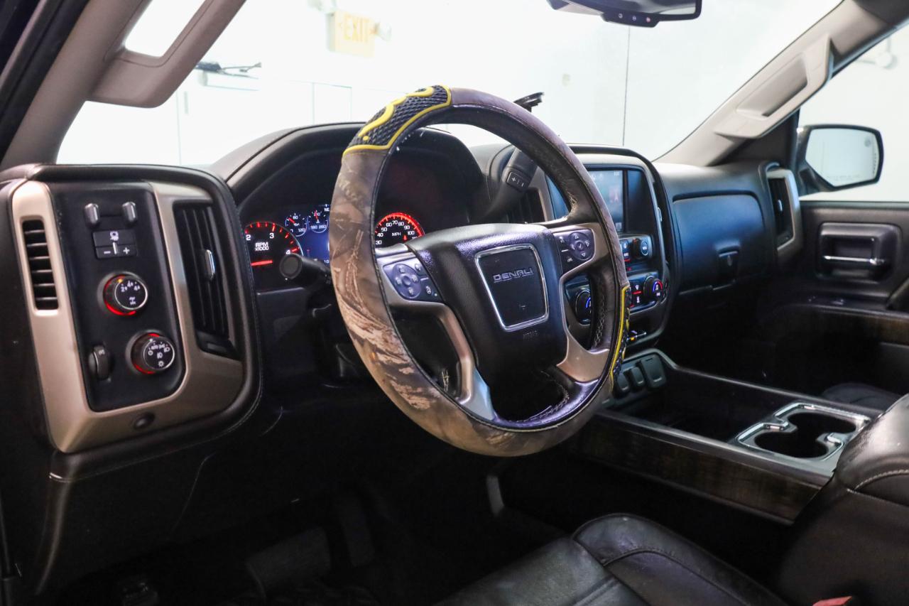 GMC Sierra 2500HD Denali Crew Cab 4WD SB 2015