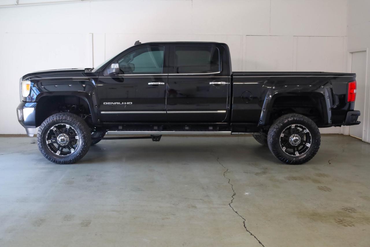 GMC Sierra 2500HD Denali Crew Cab 4WD SB 2015