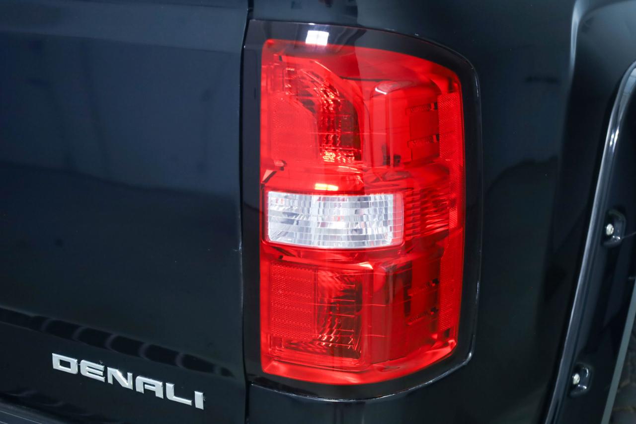 GMC Sierra 2500HD Denali Crew Cab 4WD SB 2015