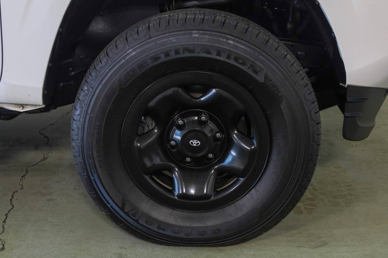 Toyota Tacoma photo 40
