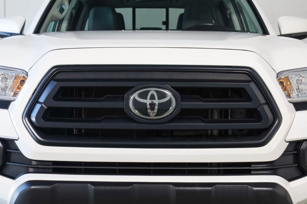 Toyota Tacoma photo 14