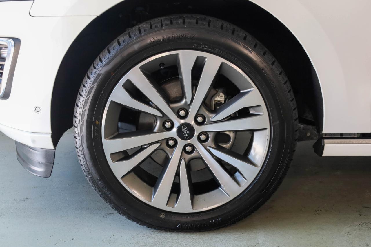 Ford Expedition MAX photo 54
