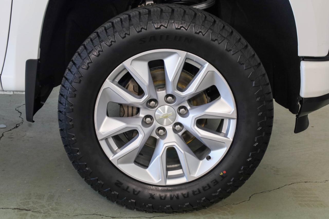 Chevrolet Silverado photo 43