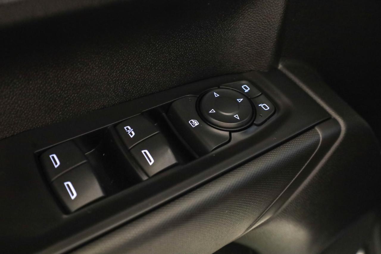 Chevrolet Silverado photo 29