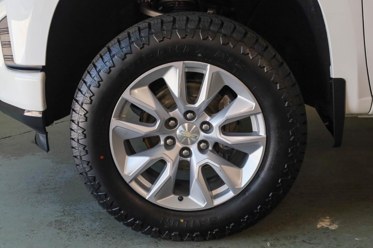 Chevrolet Silverado photo 44