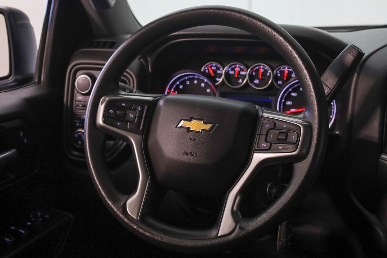 Chevrolet Silverado photo 23