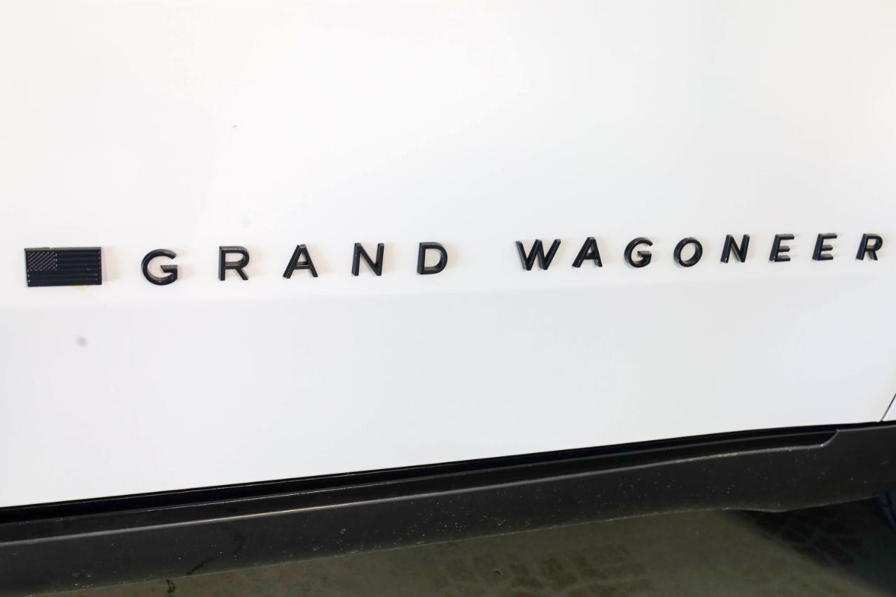 Jeep Grand Wagoneer photo 9