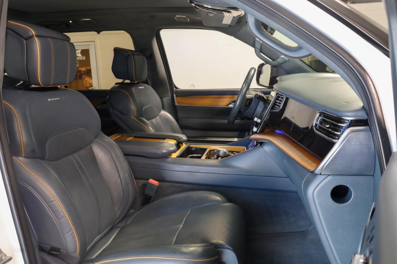 Jeep Grand Wagoneer photo 14