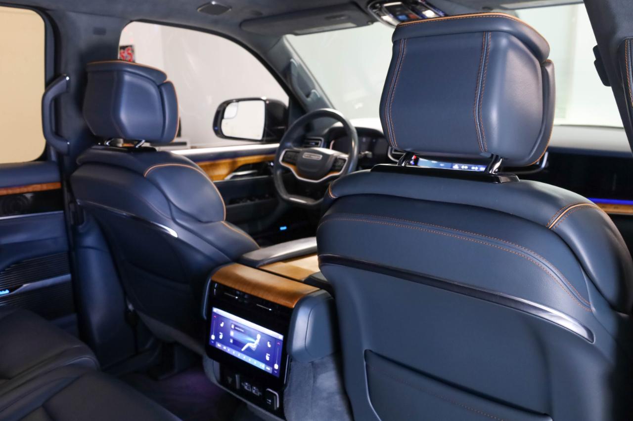 Jeep Grand Wagoneer photo 21