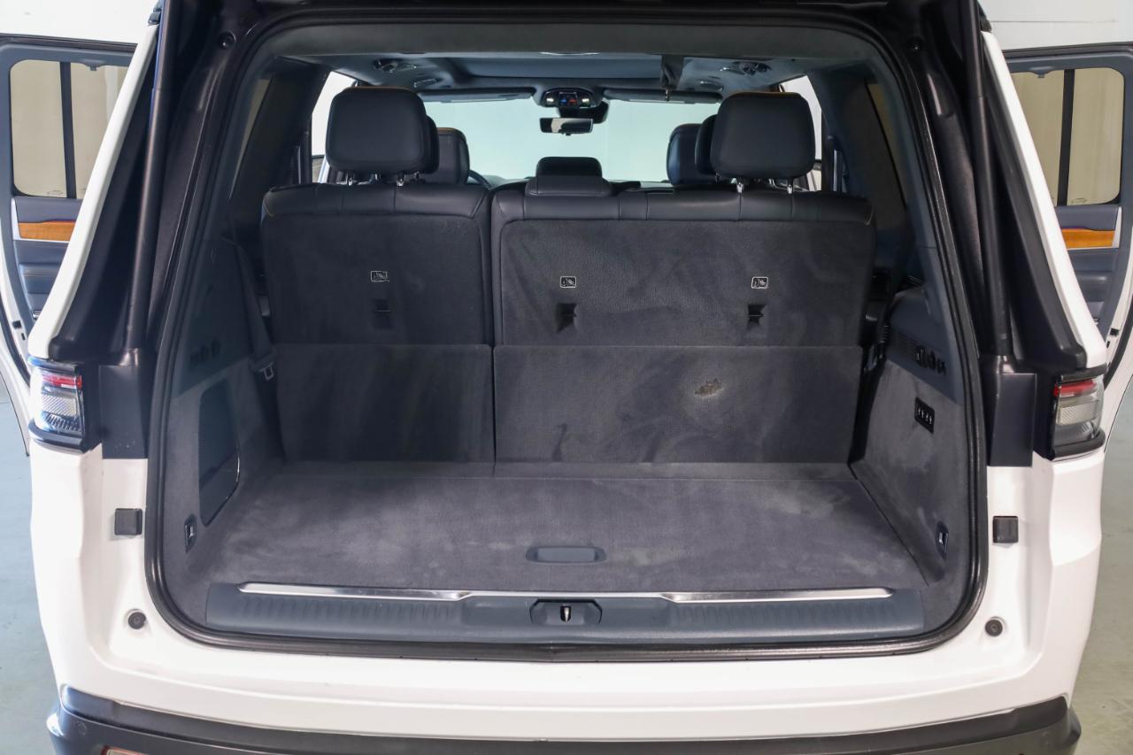 Jeep Grand Wagoneer photo 27