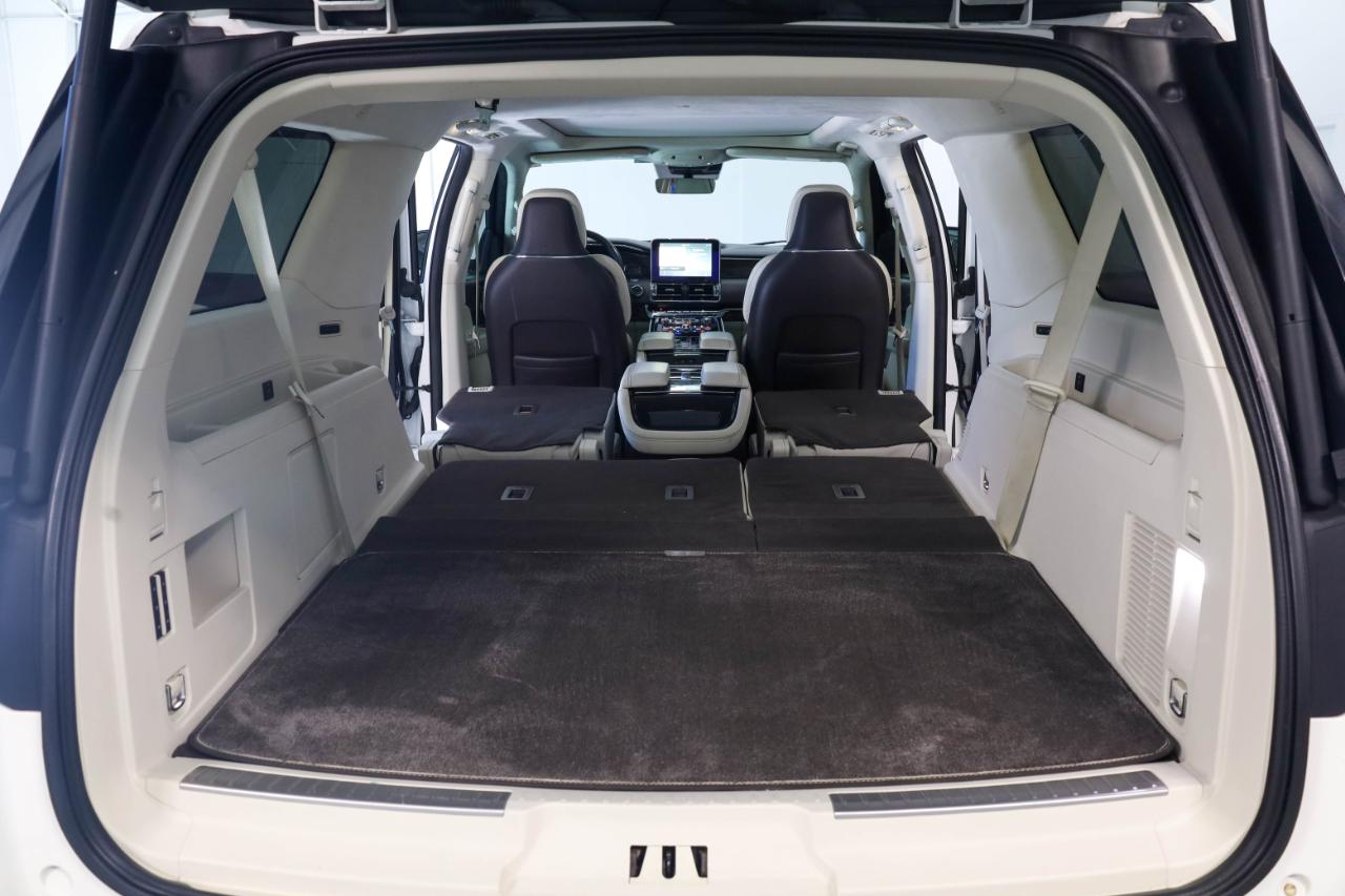 Lincoln Navigator L photo 30