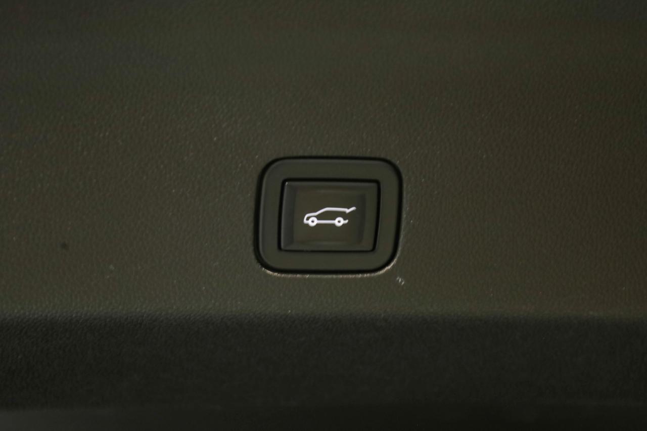 Chevrolet Tahoe photo 28