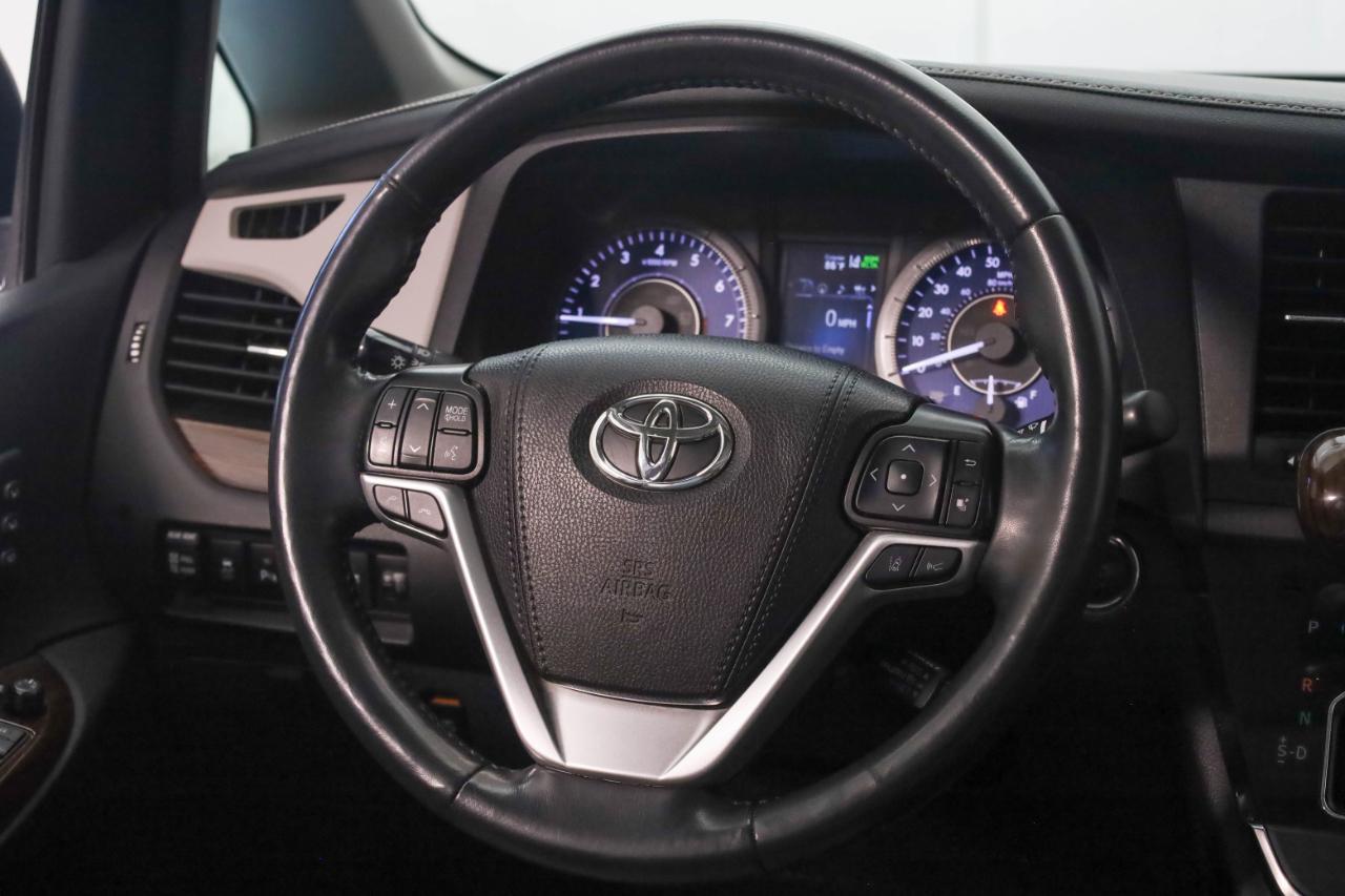 Toyota Sienna photo 24