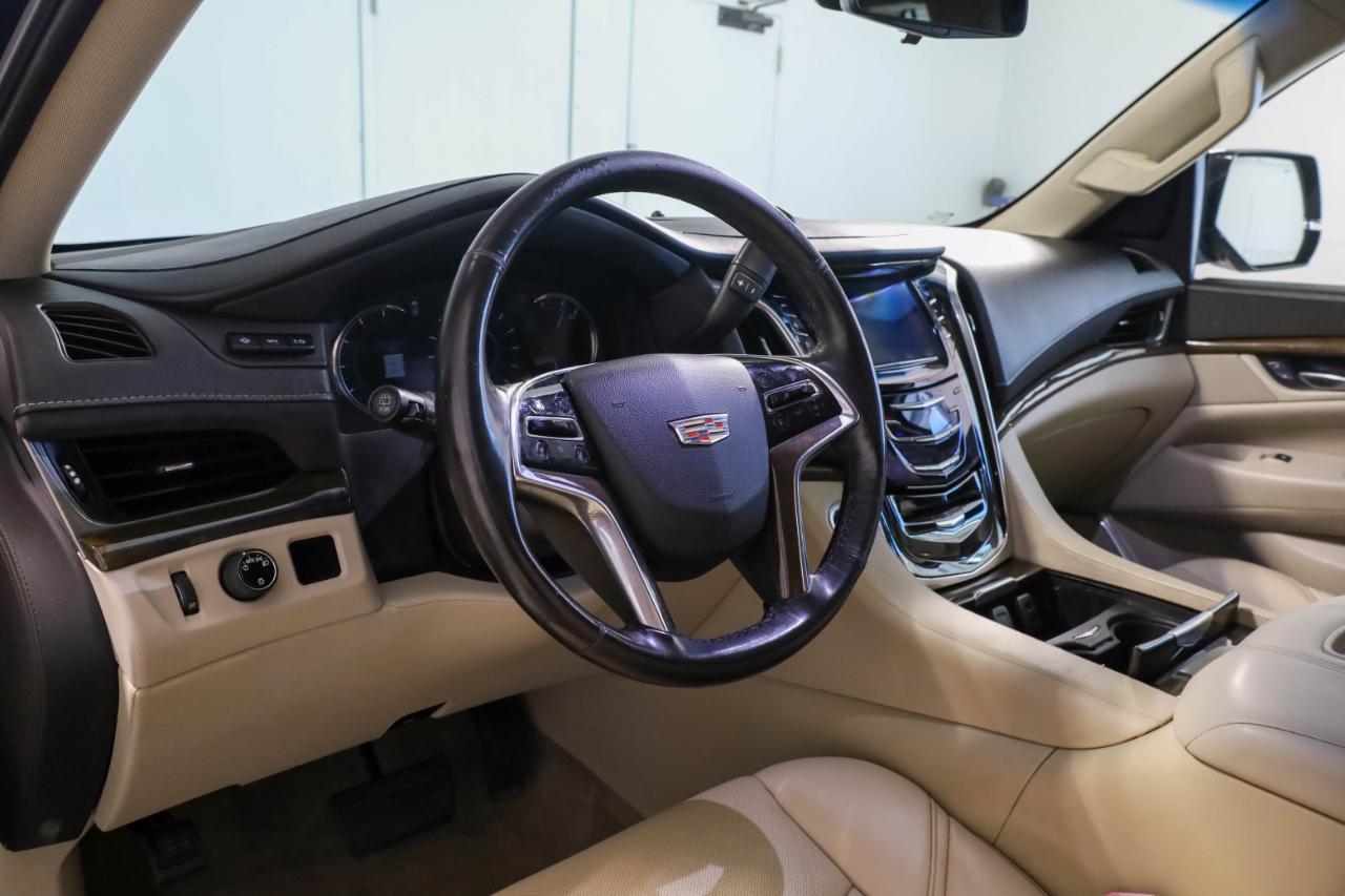 Cadillac Escalade photo 11