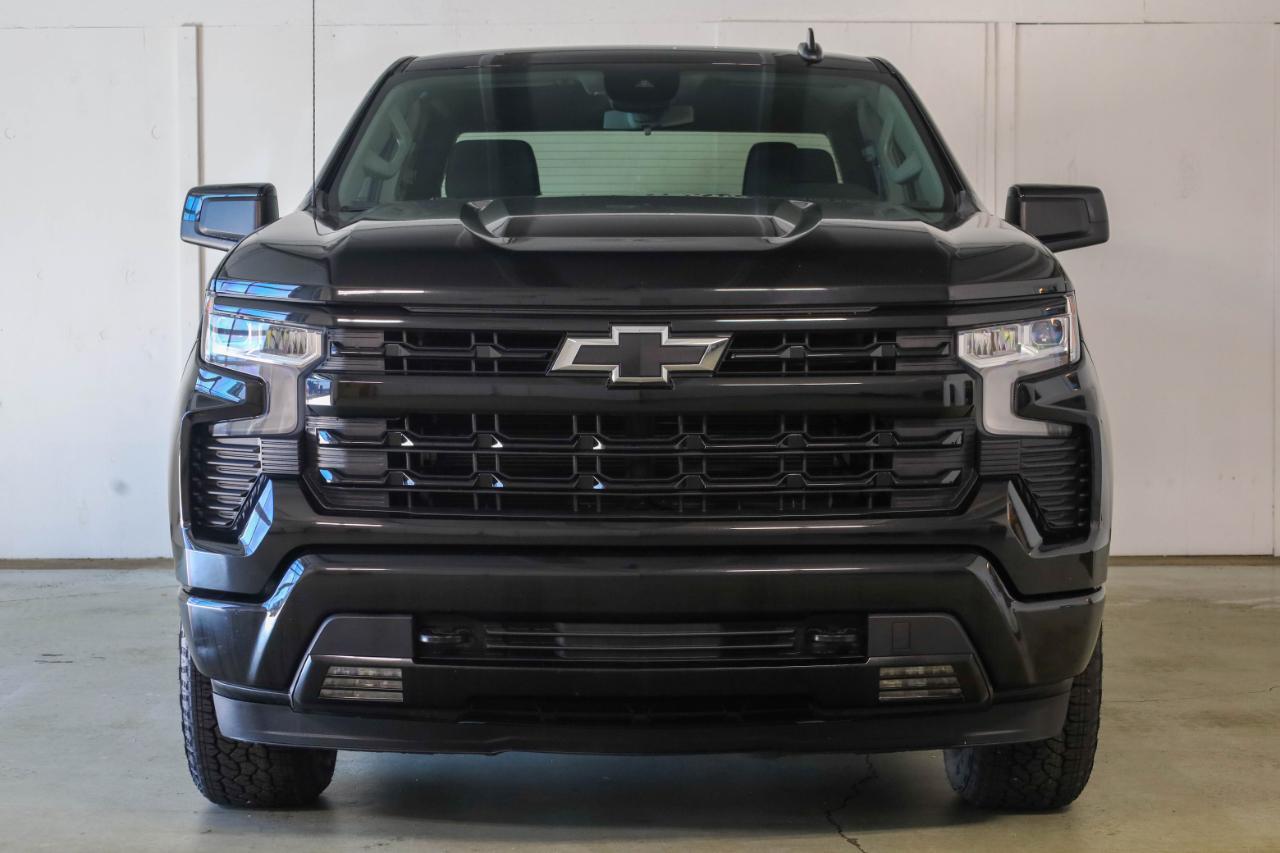Chevrolet Silverado photo 3