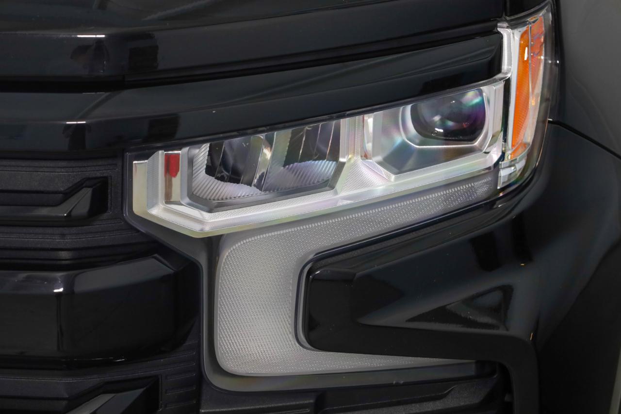 Chevrolet Silverado photo 13