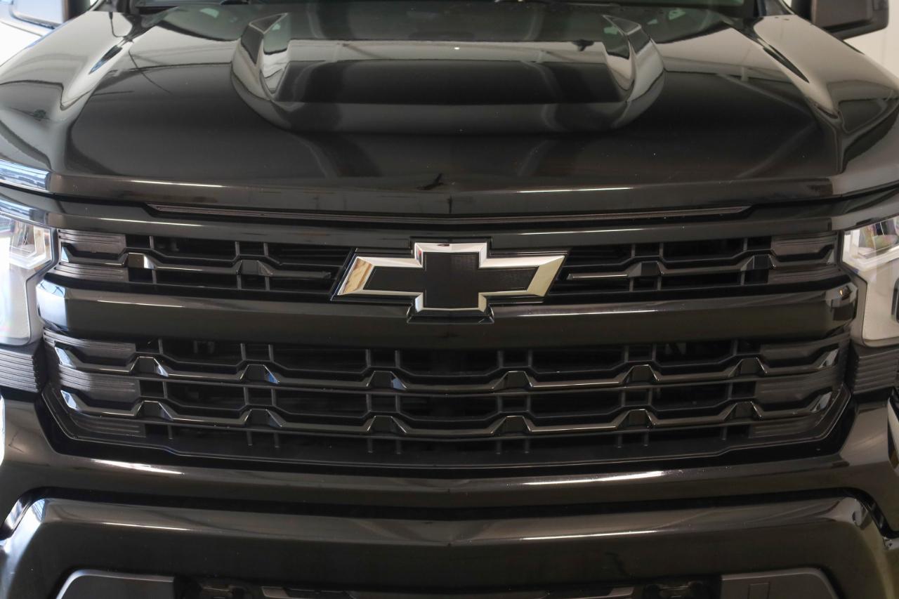 Chevrolet Silverado photo 16