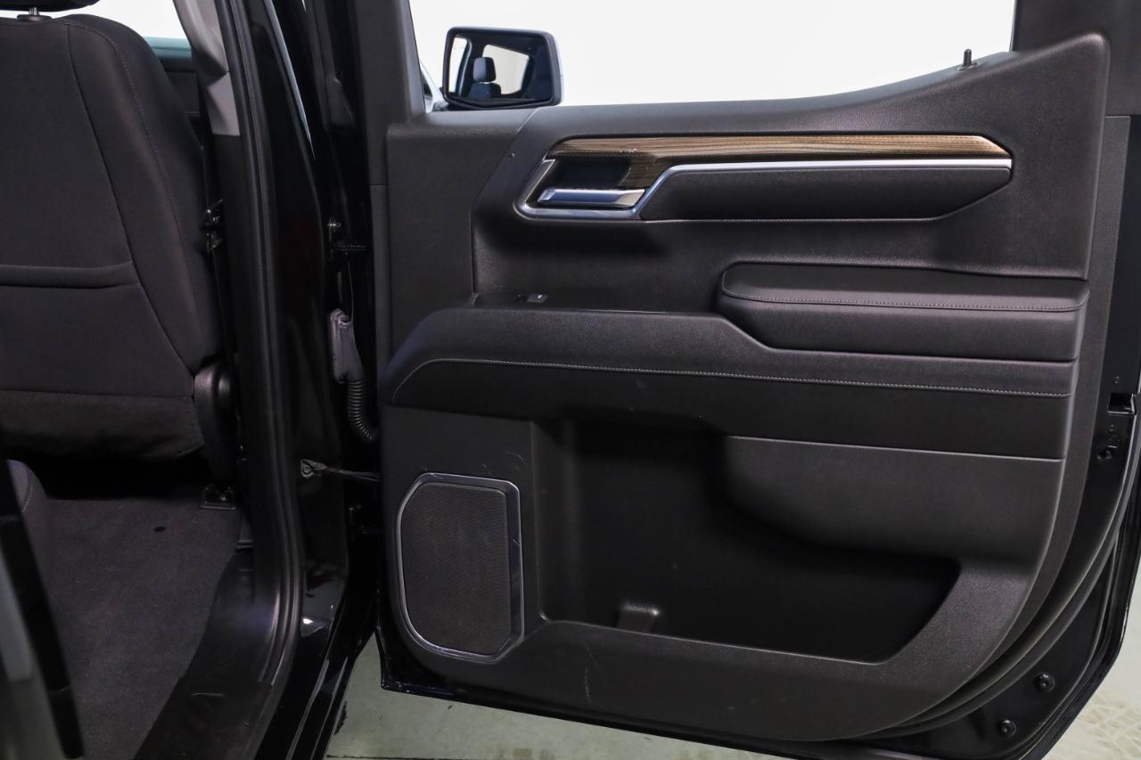 Chevrolet Silverado photo 37