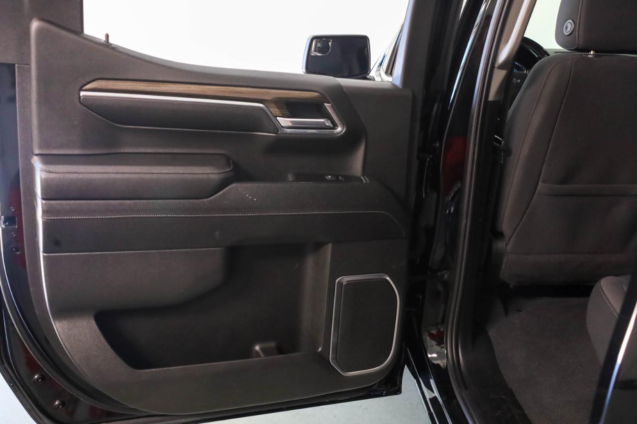 Chevrolet Silverado photo 34