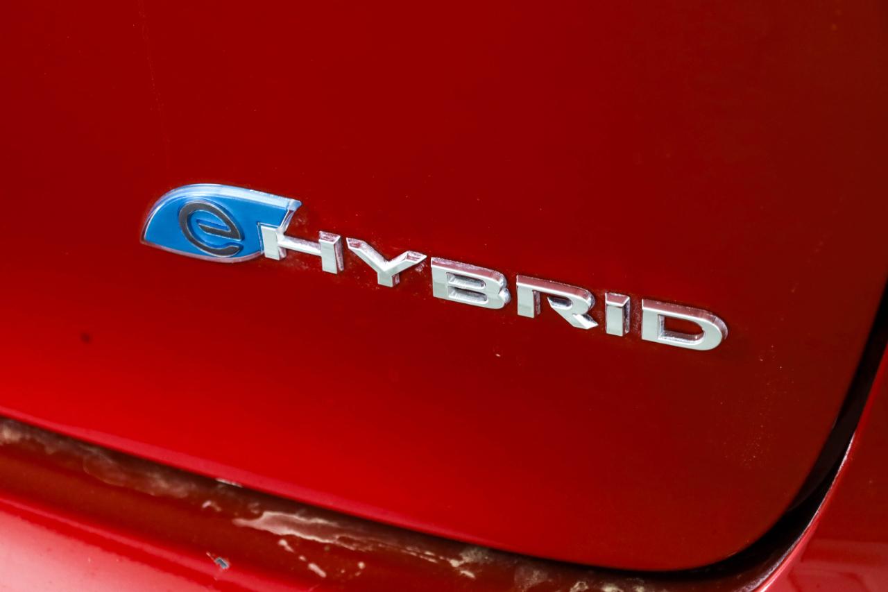 Chrysler Pacifica photo 28