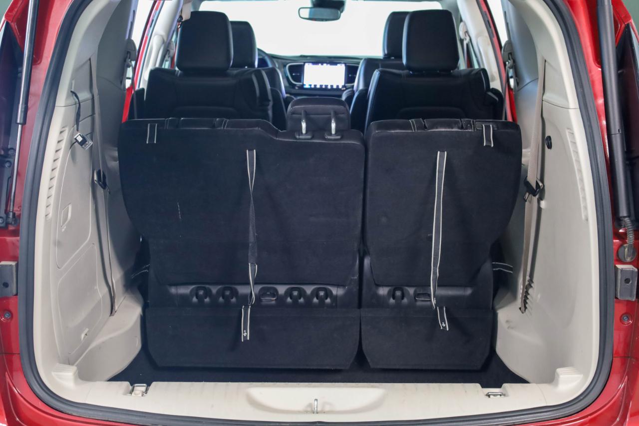 Chrysler Pacifica photo 27