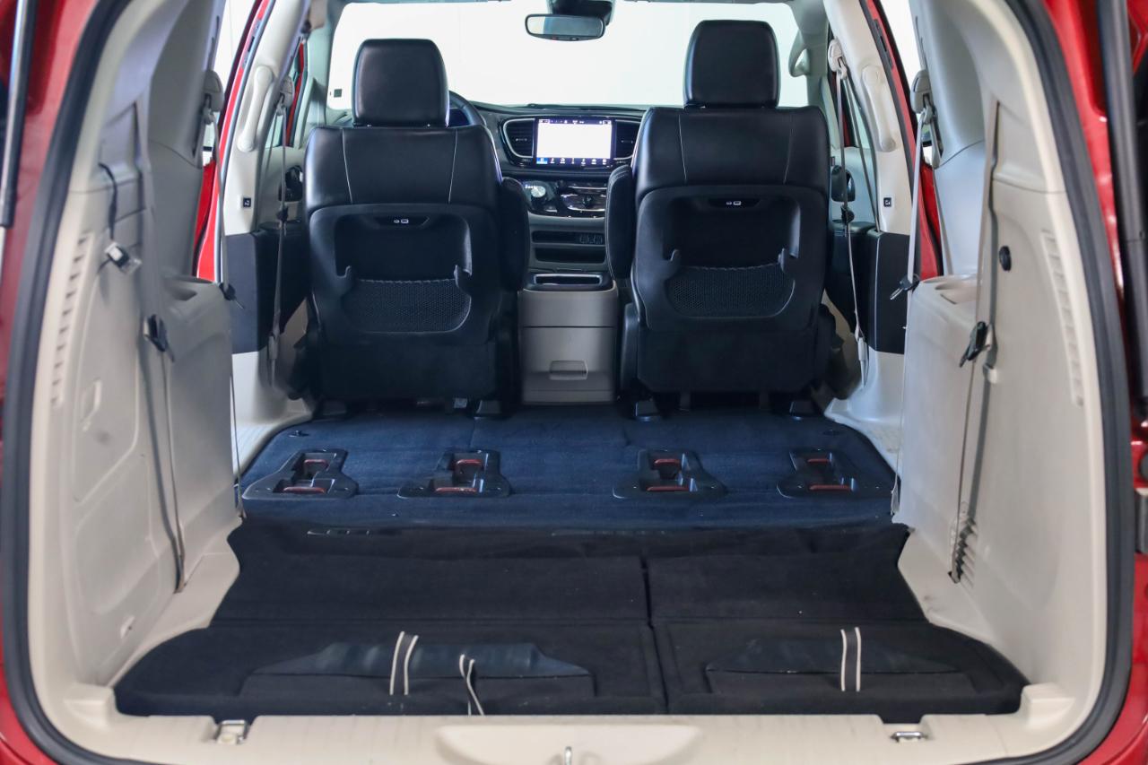 Chrysler Pacifica photo 33