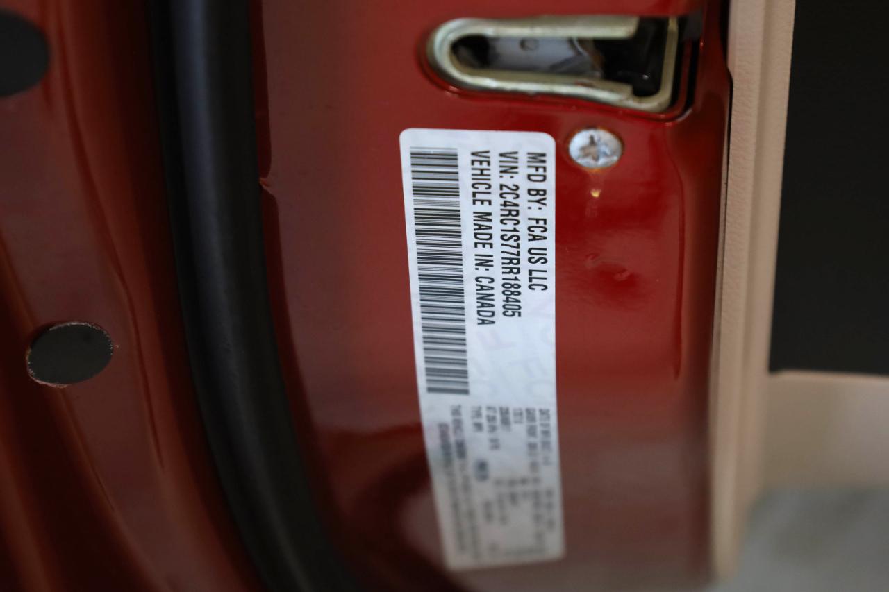 Chrysler Pacifica photo 57