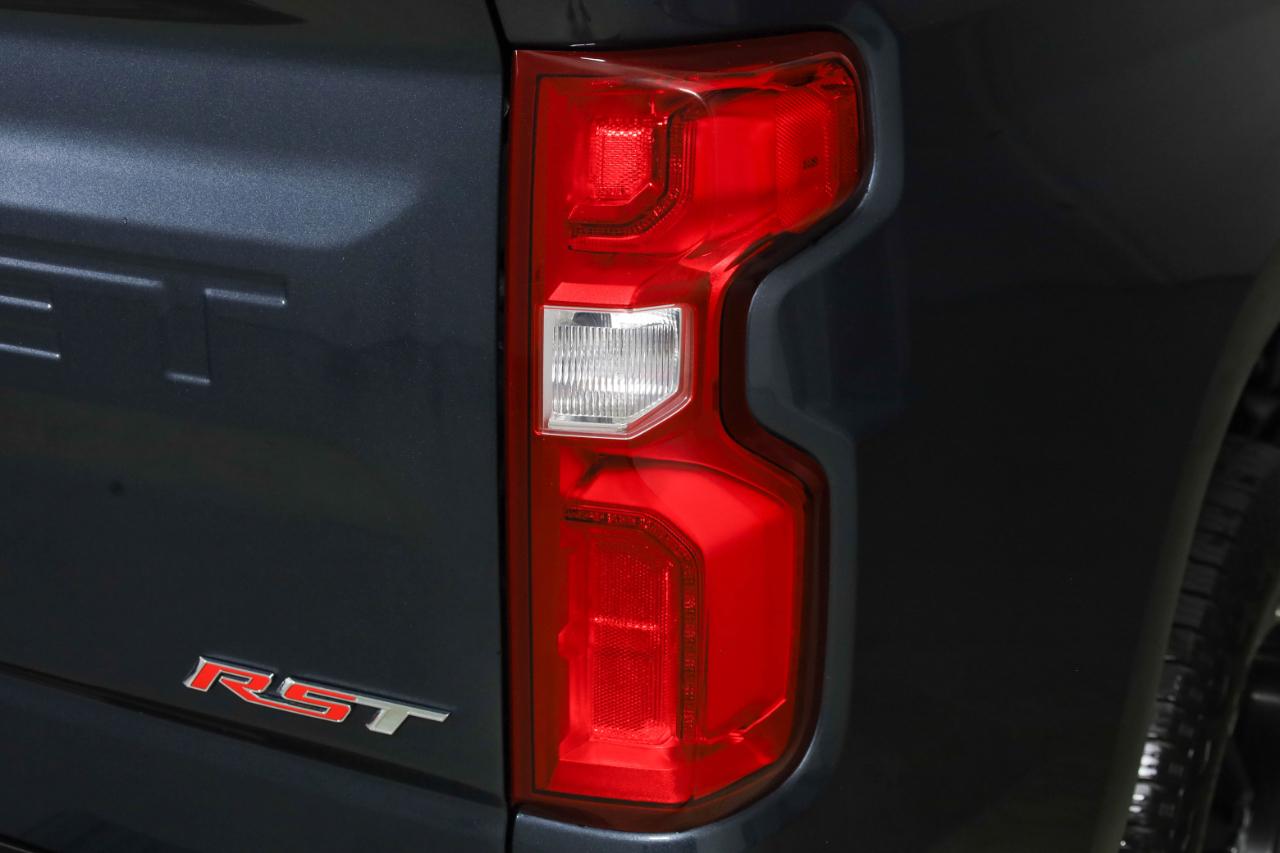 Chevrolet Silverado photo 22