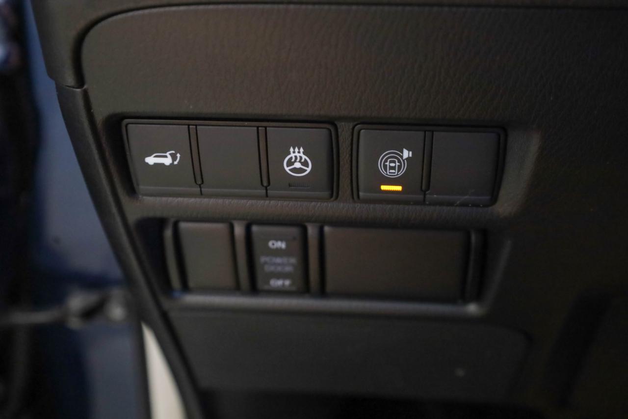 Infiniti QX80 photo 33