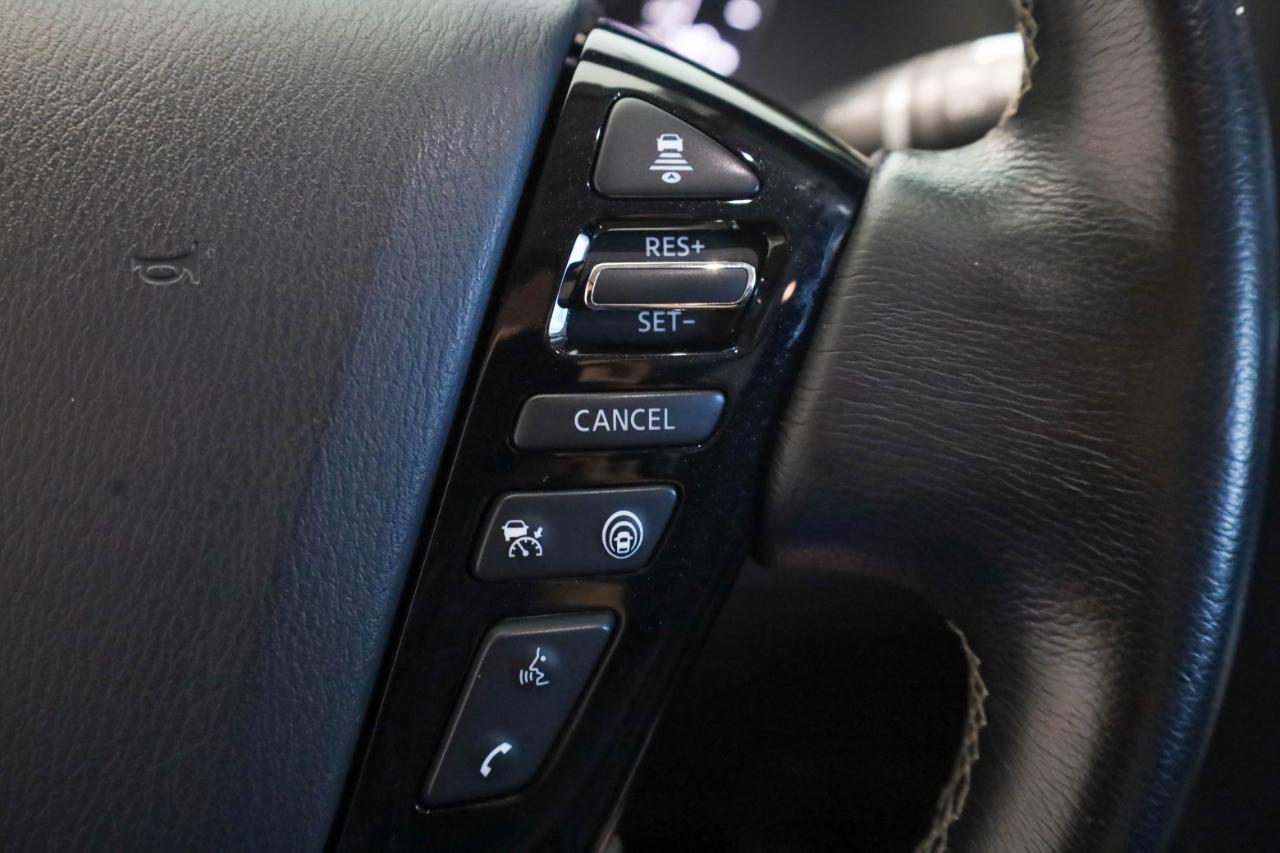 Infiniti QX80 photo 35
