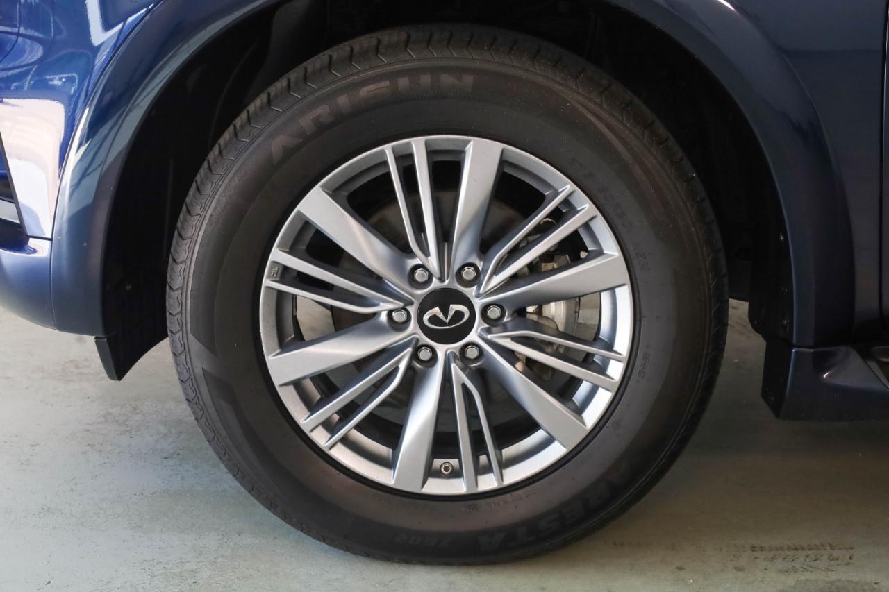 Infiniti QX80 photo 56