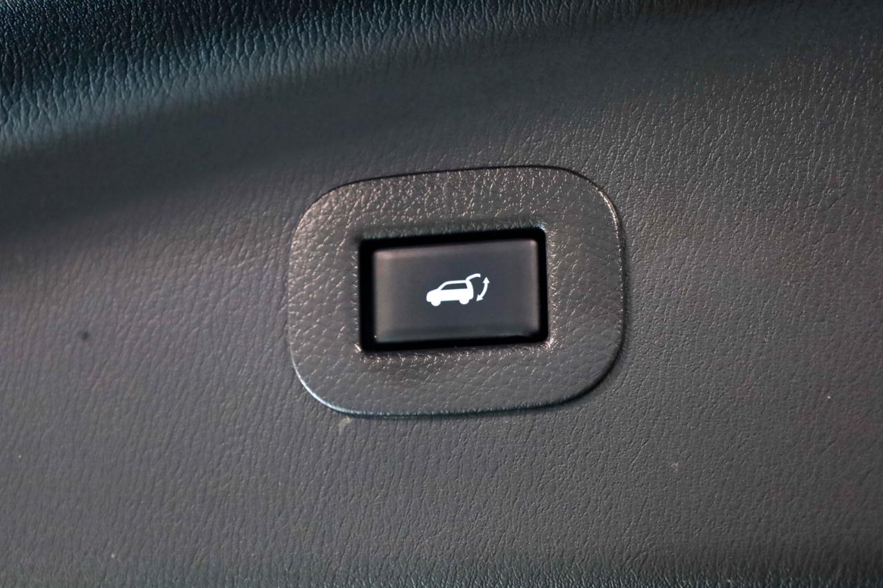 Infiniti QX80 photo 28
