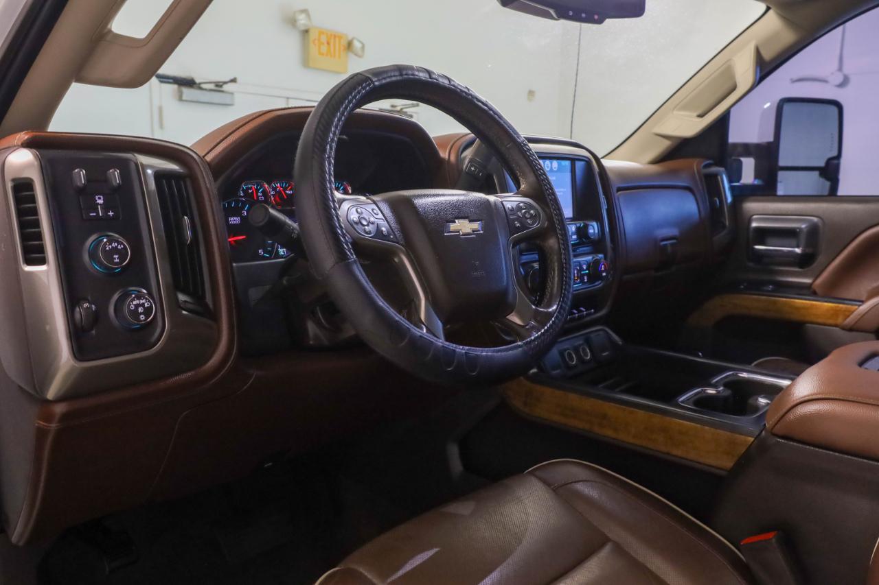 Chevrolet Silverado 2500 High Country Crew Cab 4WD SWB 2017