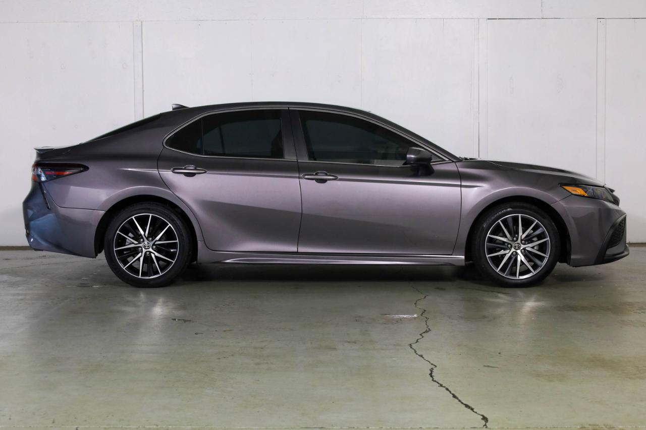Toyota Camry SE 4D Sedan 2021