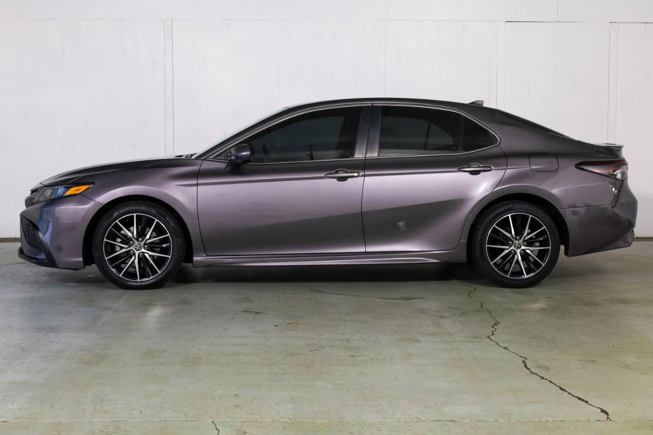 Toyota Camry SE 4D Sedan 2021