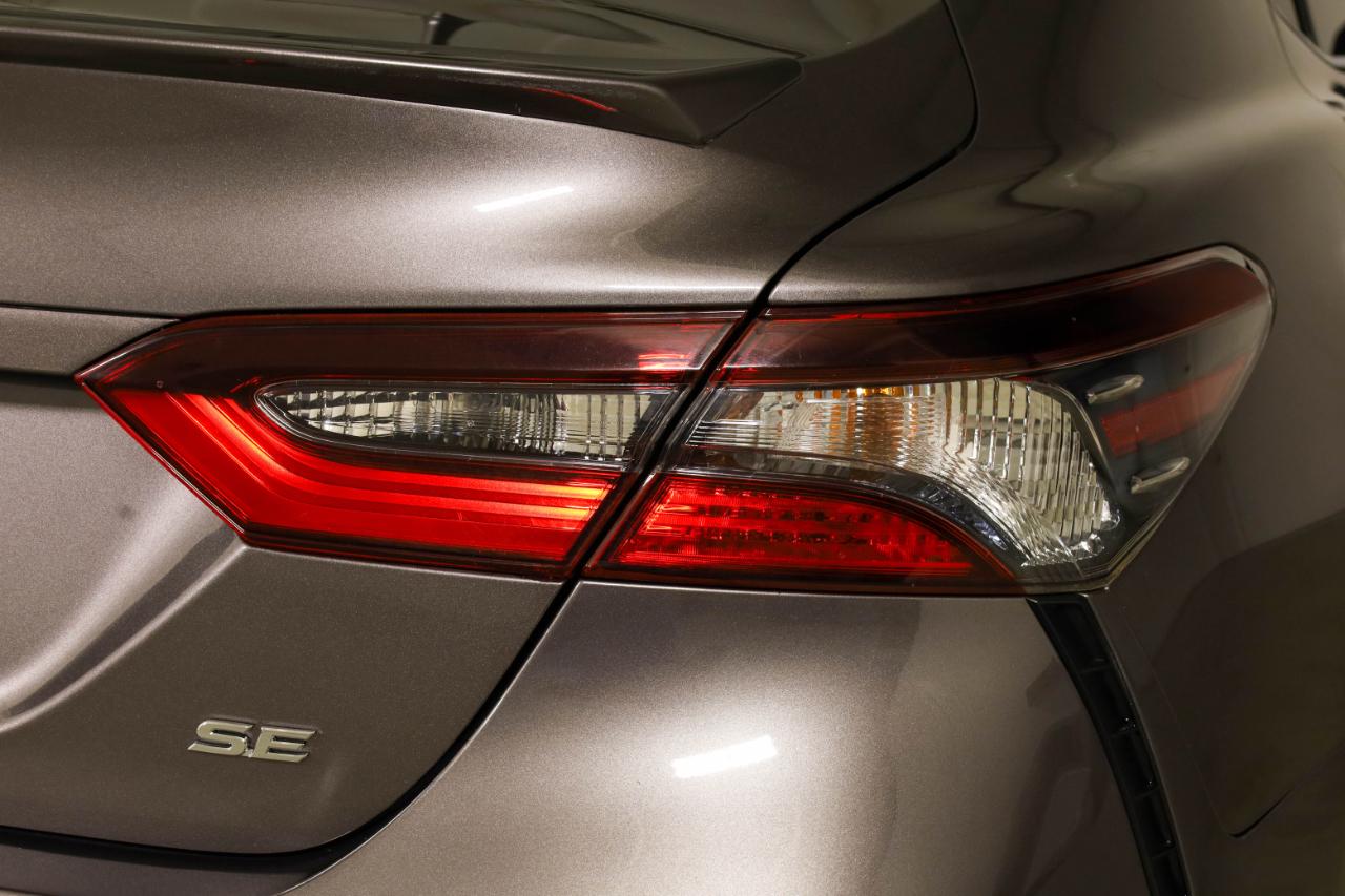 Toyota Camry SE 4D Sedan 2021